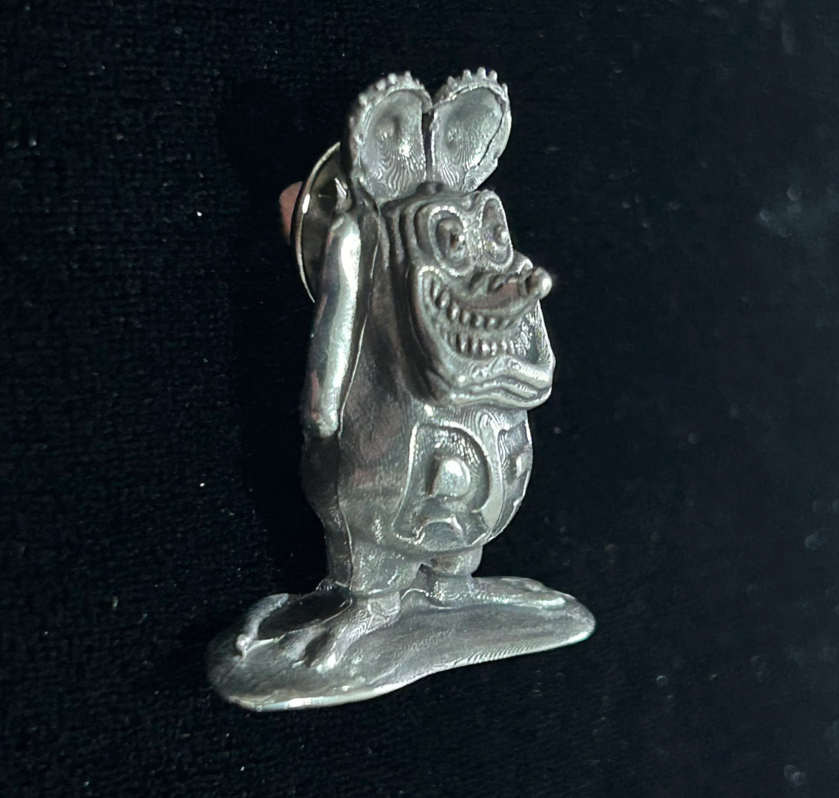 Rat Fink solid pewter lapel pin - Rare and unique Big Daddy Ed Roth collectible pin badge. Rat Fink pin